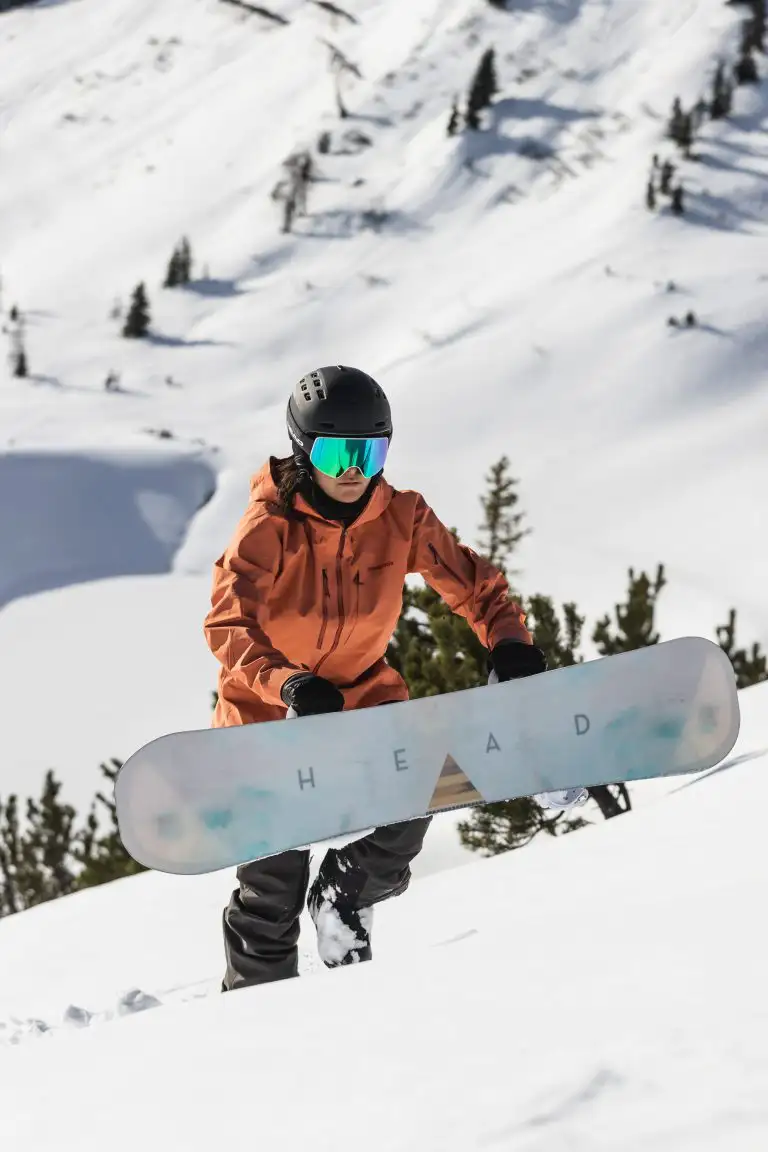 Narty lub Snowboard – wypożyczyć czy kupić?